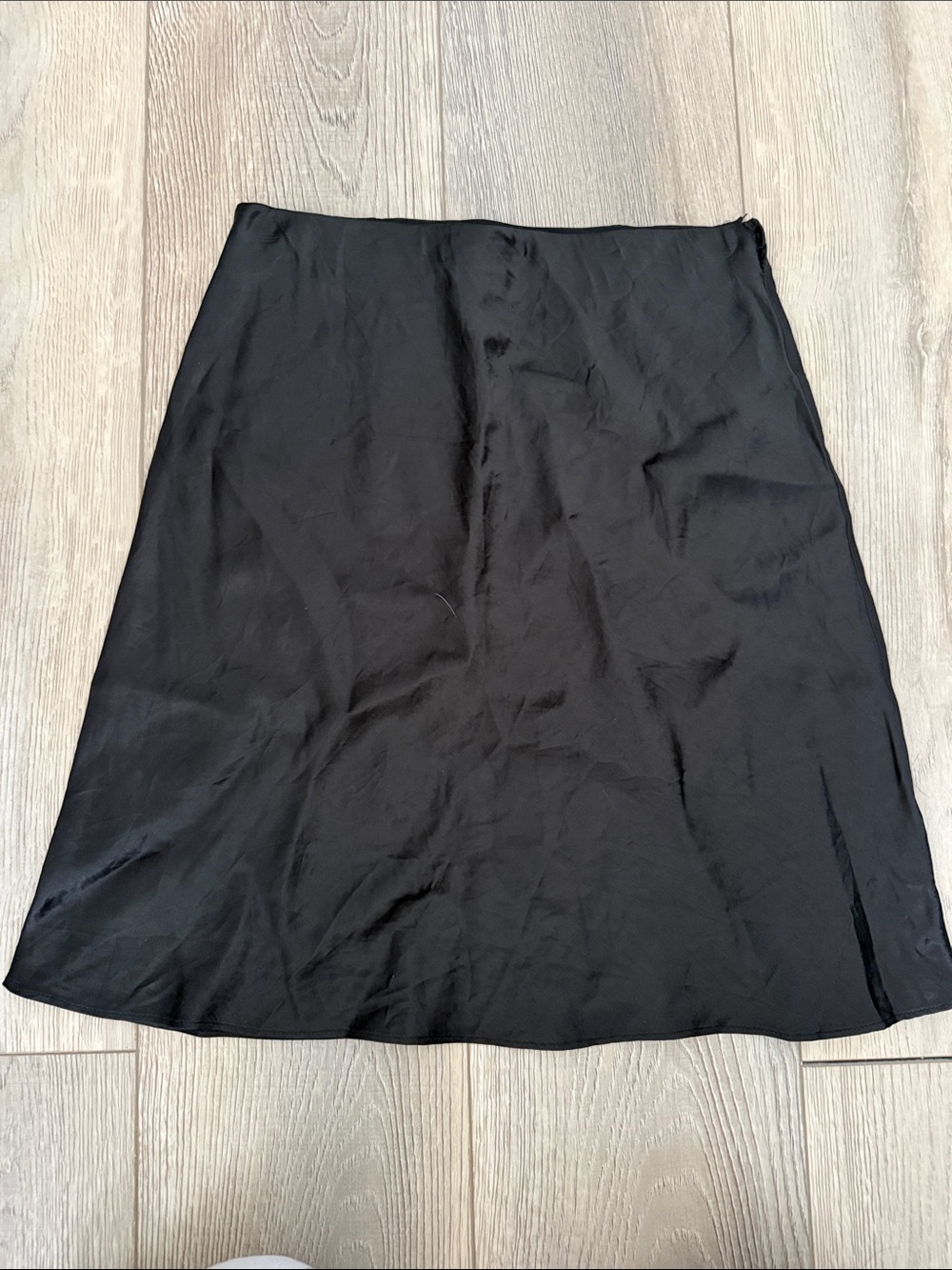 Aritzia - babaton  Black mini Satin Skirt